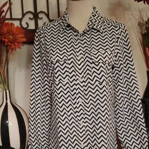 American Eagle Outfitters Button Up Top. Size S